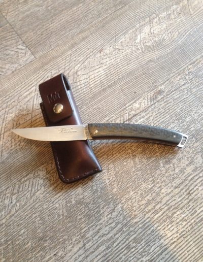 Etui couteau en cuir personnalisé